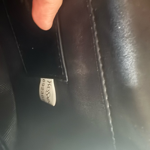 Black Chevron Quilted Leather wallet on chain - Picture 7 of 7